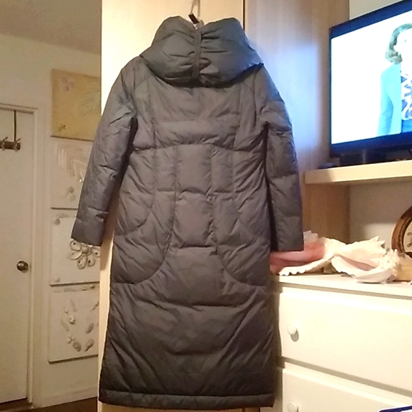 Tahari Down Puffers sz L - Picture 2 of 8